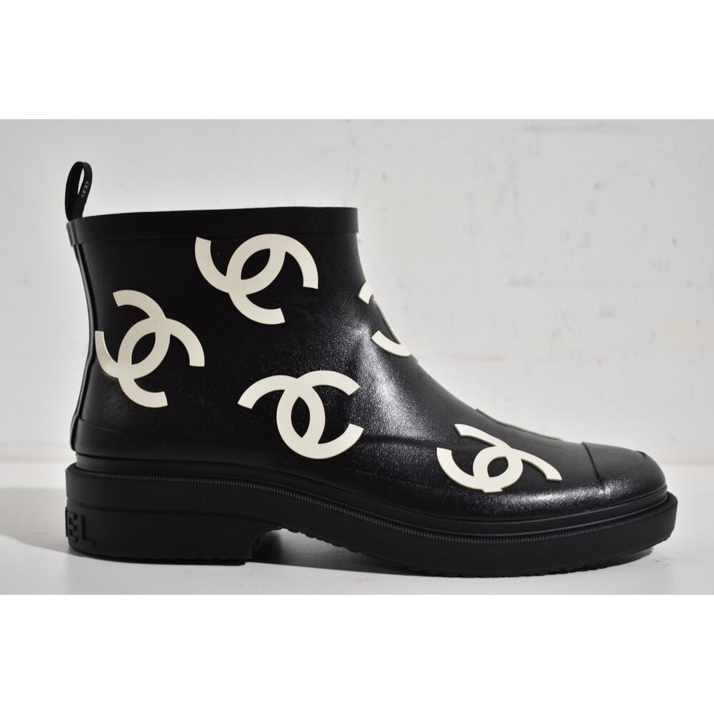 Chanel 23A Black White All Over Logo Rubber CC Low Top Short Ankle Rain Boots 41 - Picture 2 of 11